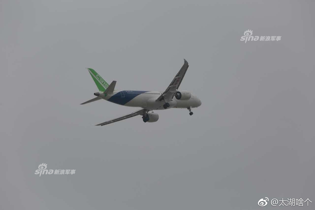 记住振奋人心的瞬间！国产C919大客机飞上蓝天