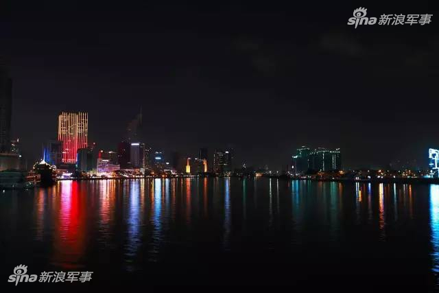 夜景不错!中国海军编队访越南