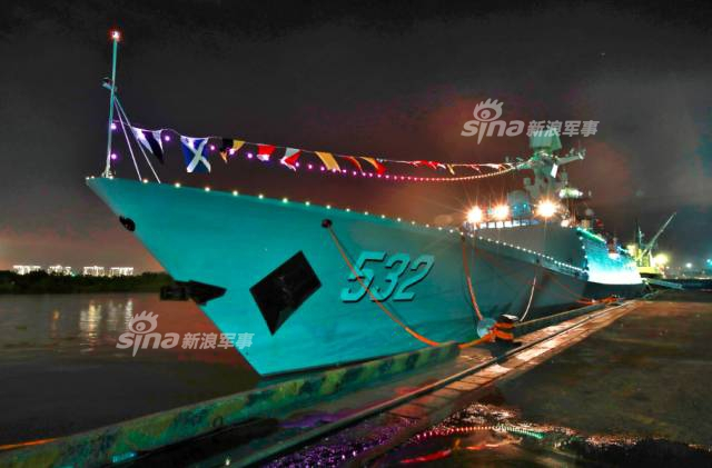 胡志明市夜景不错！中国海军舰艇编队访问越南