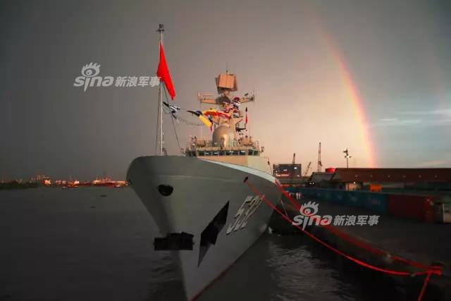 胡志明市夜景不错！中国海军舰艇编队访问越南