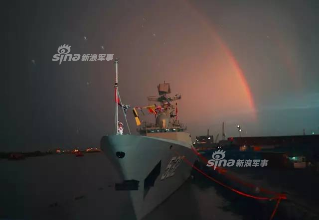 胡志明市夜景不错！中国海军舰艇编队访问越南