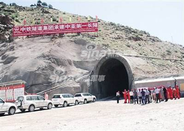 再连丝路！中国在乌兹别克造中亚第一长的隧道