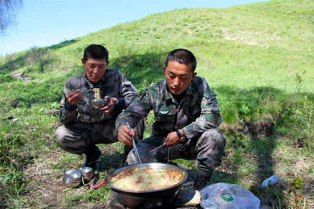 中国最后的骑兵!解放军骑兵部队还是相当帅气