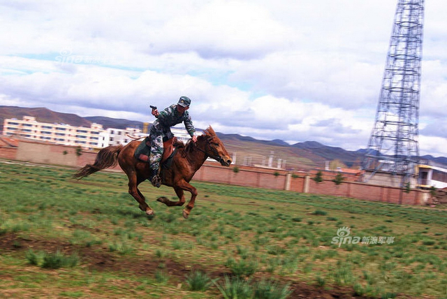 中国最后的骑兵!解放军骑兵部队还是相当帅气