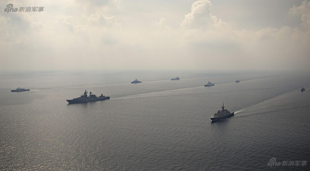 中国054A舰!新加坡海上阅舰式