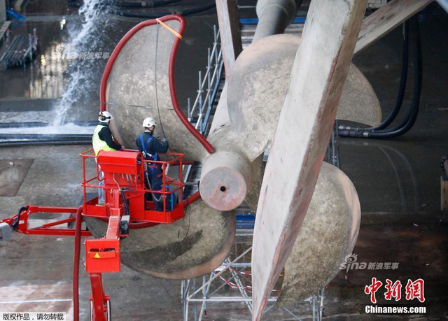 中国002型航母能否超过它?法国戴高乐航母大修