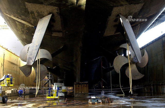 中国002型航母能否超过它?法国戴高乐航母大修