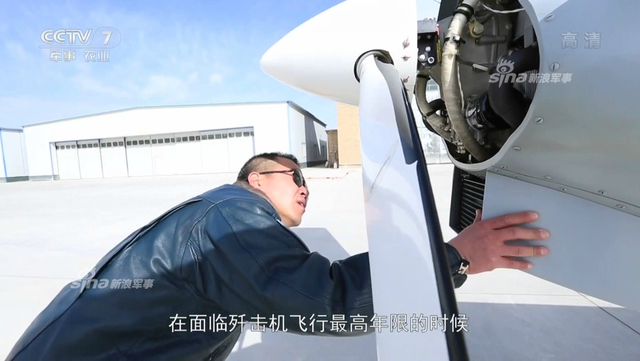 解放军攻击-1无人机部队！操作起来就像玩游戏