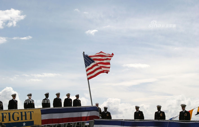 南海再掀风浪!美军驱逐舰24日进我岛礁12海里
