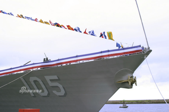 南海再掀风浪!美军驱逐舰24日进我岛礁12海里