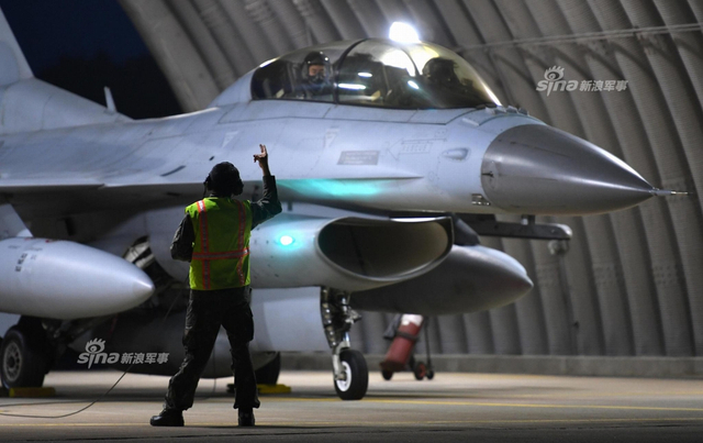 给粑粑当陪练?韩国F16战机参加美空军红旗军演