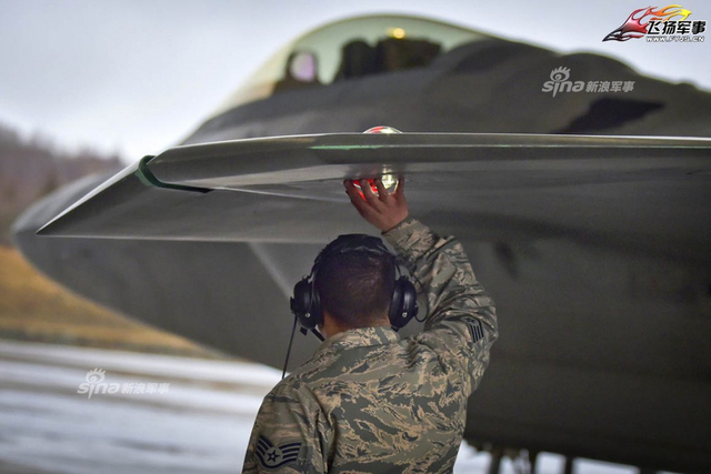 细品歼20战机隐身设计细节：和F22一样纤毫不失
