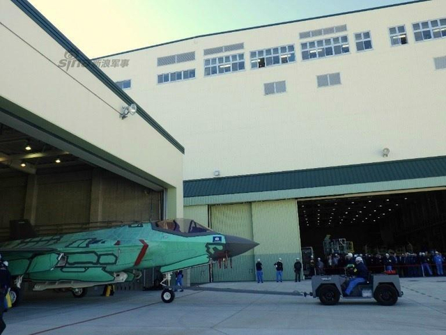 中国得加速生产歼20：日本首架国内组装F35下线