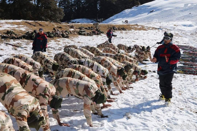 印度组建山地部队针对中国:在高原雪地中训练