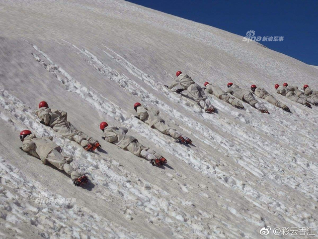 印度组建山地部队针对中国:在高原雪地中训练