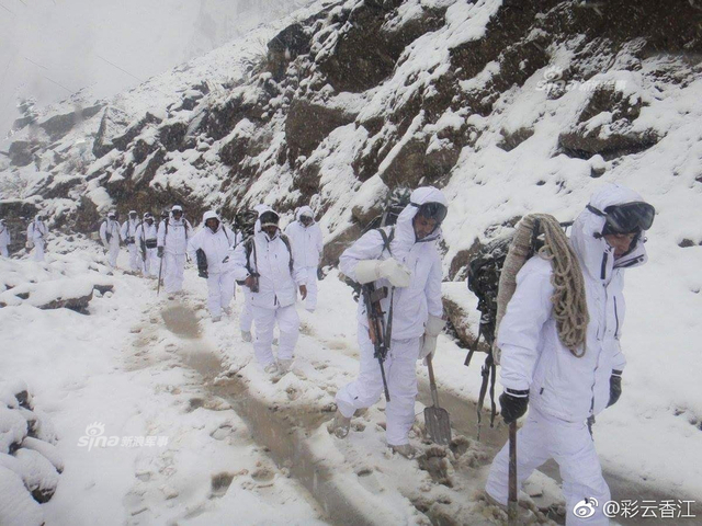 印度组建山地部队针对中国:在高原雪地中训练