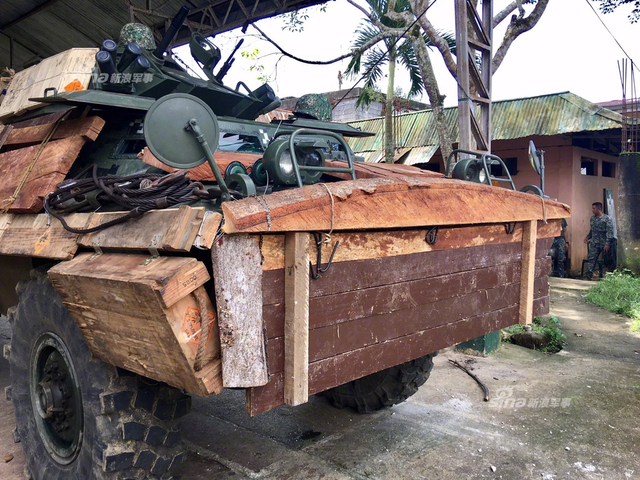 找中国买点好的吧:菲律宾军队造战车木制装甲