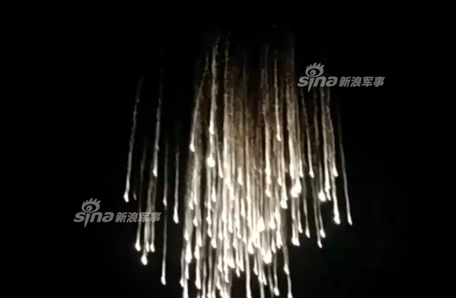 美军在叙利亚投掷残忍的白磷弹：曾指责俄使用