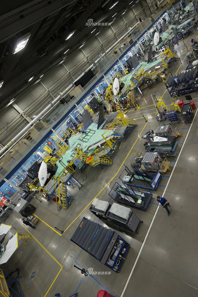 中国必须迎头赶上!美F35战机生产线上密密麻麻