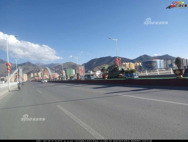 近距离接触！中国新型轻型坦克未披挂状态曝光