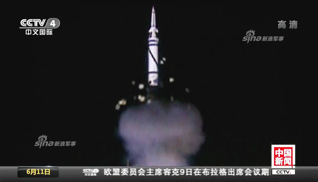 利剑黑暗中出鞘！中国东风21C弹道导弹夜间发射