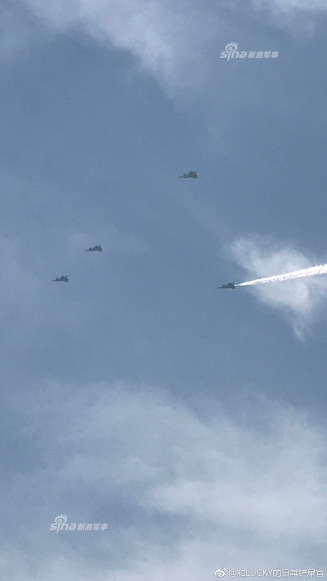 振奋激动溢于言表！首见中国歼20战机五机编队