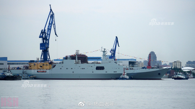 解放军第五艘071登陆舰下水!湾湾欲建无人接单