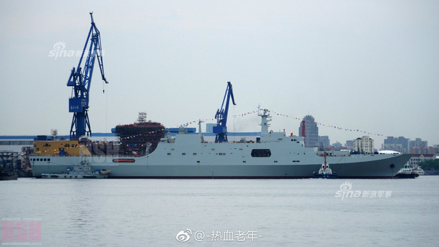 解放军第五艘071登陆舰下水!湾湾欲建无人接单