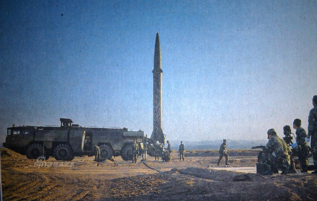 直指美日和台独势力！解放军东风15导弹十连发