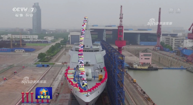 四波段雷达112垂发世界最强？中国055大驱下水