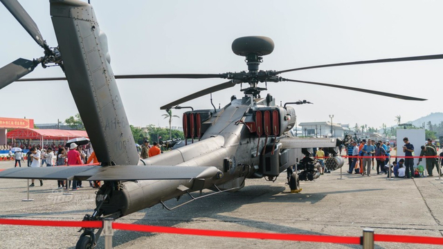 坠机和丑闻：台湾省首支阿帕奇武直部队才成军