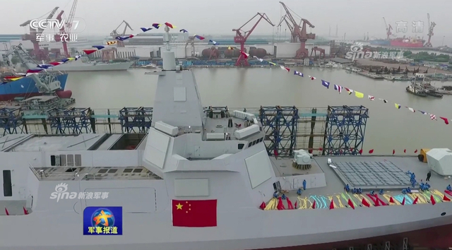 四波段雷达112垂发世界最强？中国055大驱下水