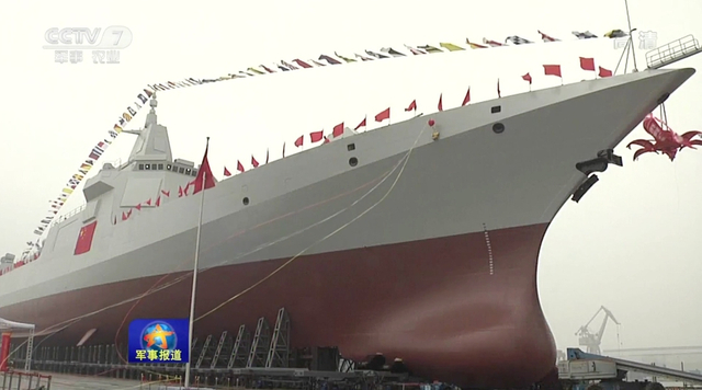 四波段雷达112垂发世界最强？中国055大驱下水