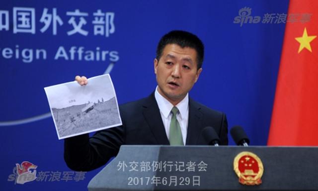 我国防部拿照片举证印军越界!