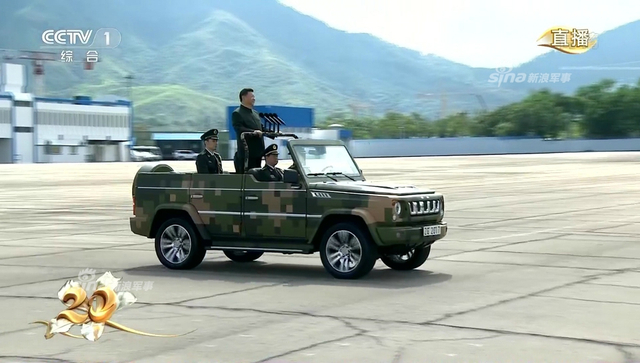 习主席检阅解放军驻港部队：受阅军人英姿飒爽