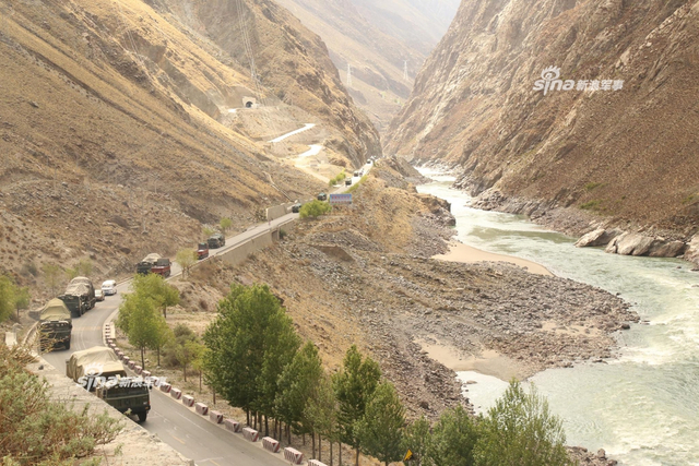 印度持续增兵边界！解放军96A坦克西藏高原演习