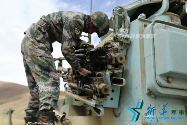 印度持续增兵边界！解放军96A坦克西藏高原演习