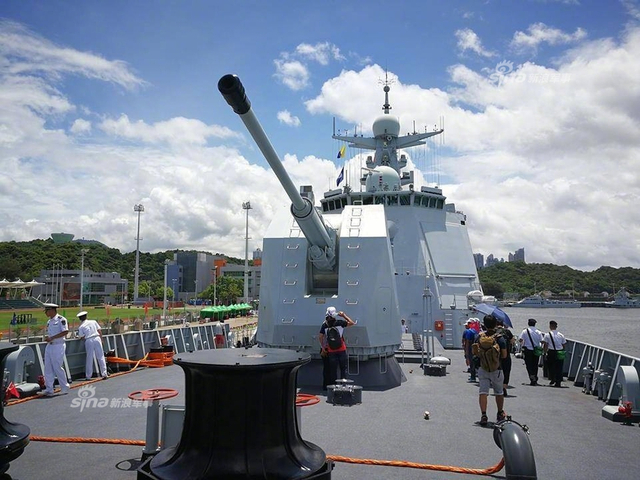 解放军052d驱逐舰的主炮型号曝光:竟有32吨重_新浪图片