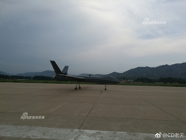 中国量产型彩虹5无人机首飞！航程高达6500公里
