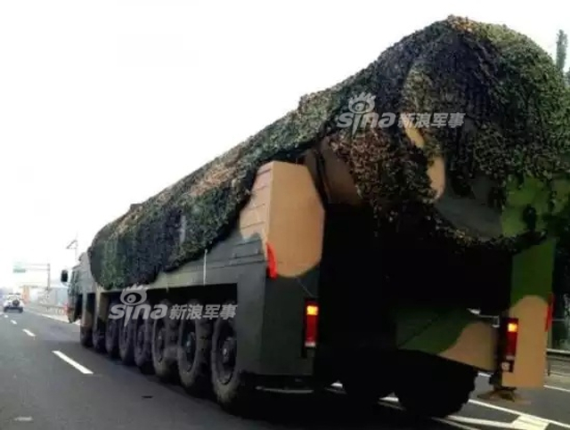解放军东风31AG弹道导弹曝光！射程超一万公里