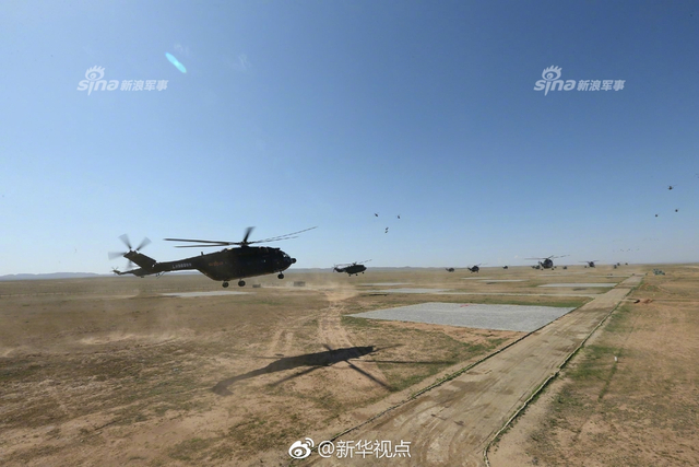 阅兵高清大图来了！99坦克和直升机梯队真拉风