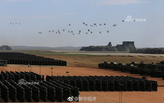 阅兵高清大图来了！99坦克和直升机梯队真拉风