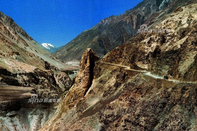 连接中巴之路：中国在地球最险竣的山脉里修路