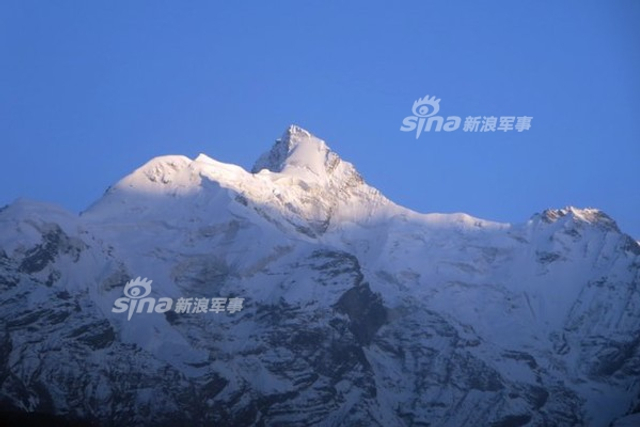 连接中巴之路：中国在地球最险竣的山脉里修路
