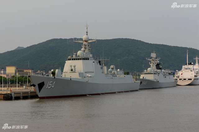终于也有052D了！解放军东海舰队战舰航行靓照