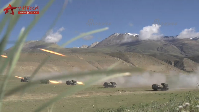 多种打印!解放军在西藏高原进行精确打击演练
