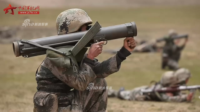 多种打印!解放军在西藏高原进行精确打击演练