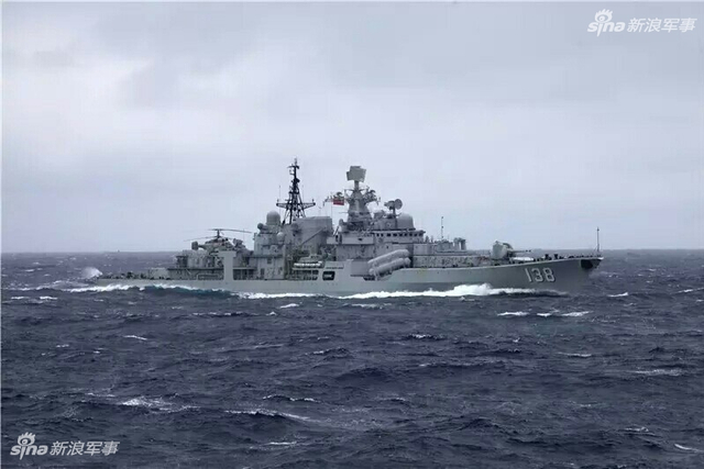 解放军东海舰队战舰航行靓照!