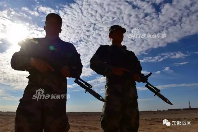 治好你火力不足恐惧症！解放军跨昼夜射击训练