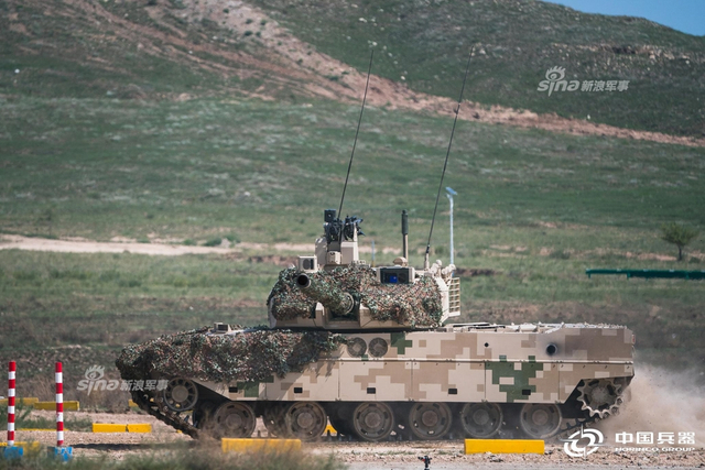 颜值和战力都爆表！中国VT4和VT5外贸坦克炫技